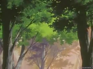 Kecil molek anime cutie dengan sempurna biru mata humped dalam yang hutan